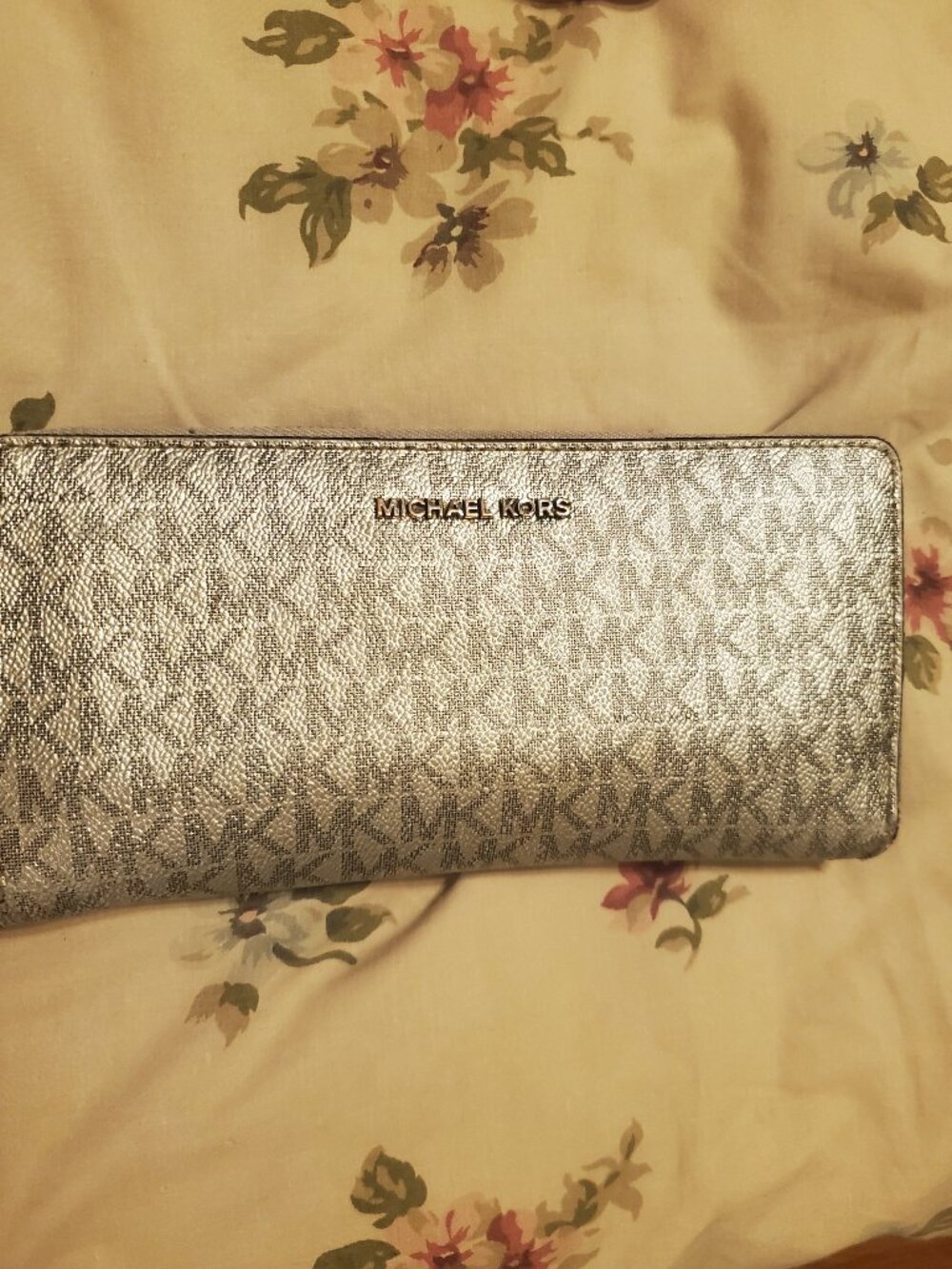 Michael Kors Jet Set Large Metallic Wallet